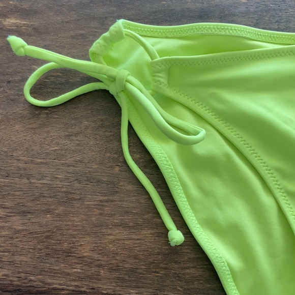 Victoria’s secret bikini bottom - Picture 3 of 4